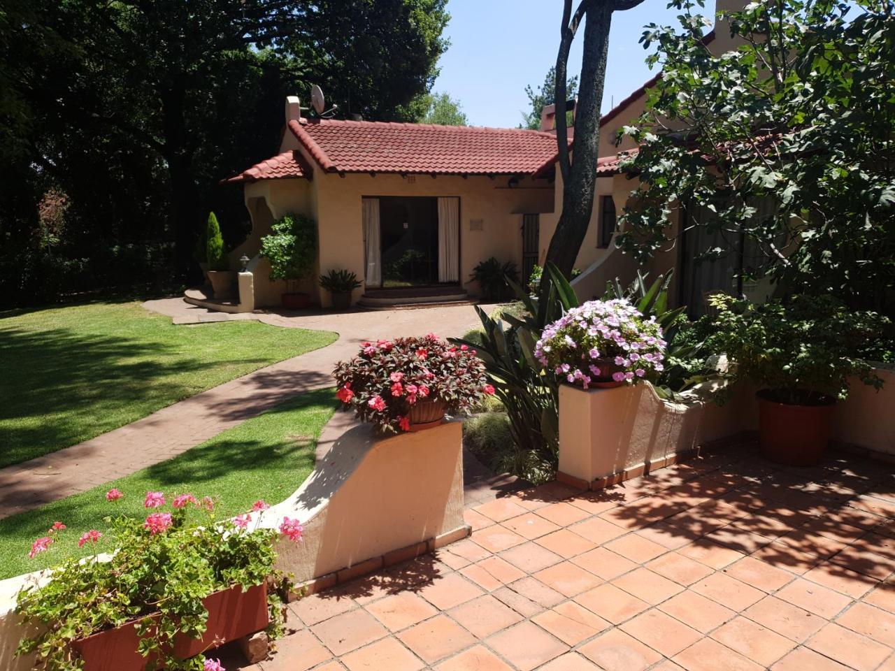 Villa Botanica Guest House Midrand Bagian luar foto