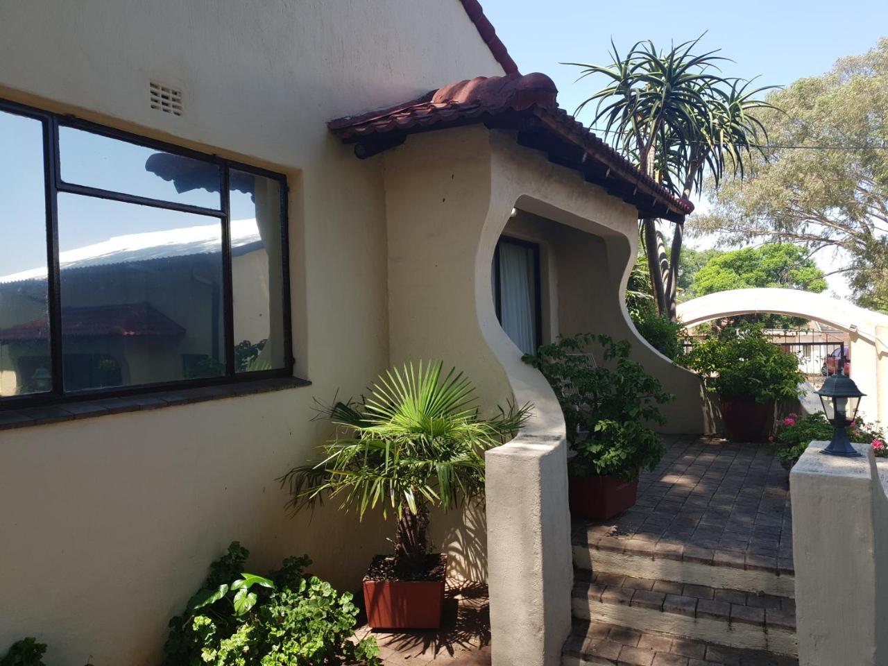 Villa Botanica Guest House Midrand Bagian luar foto